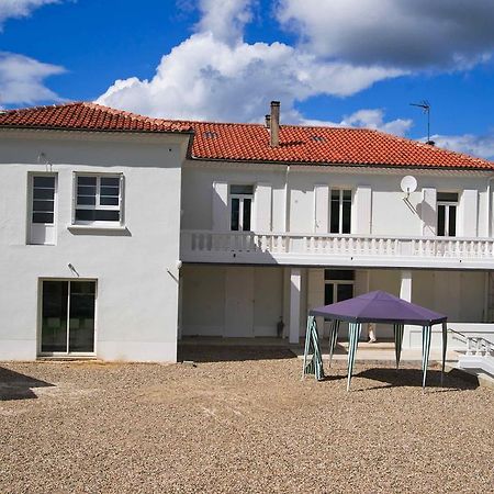 Moulin Des Tours Bed & Breakfast Barbaste ภายนอก รูปภาพ