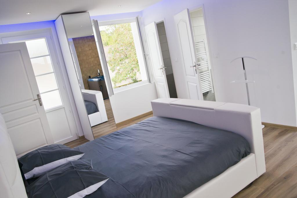 Moulin Des Tours Bed & Breakfast Barbaste ห้อง รูปภาพ