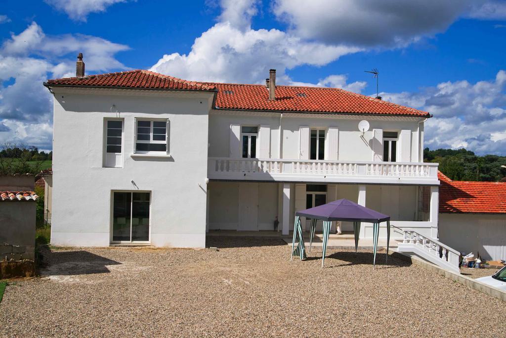 Moulin Des Tours Bed & Breakfast Barbaste ภายนอก รูปภาพ