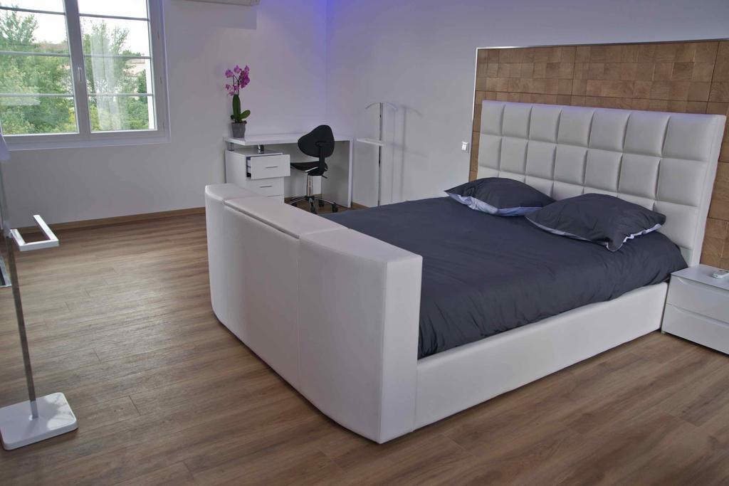 Moulin Des Tours Bed & Breakfast Barbaste ภายนอก รูปภาพ
