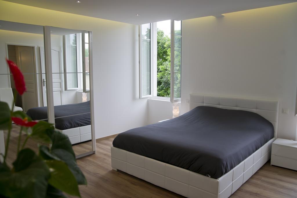 Moulin Des Tours Bed & Breakfast Barbaste ภายนอก รูปภาพ
